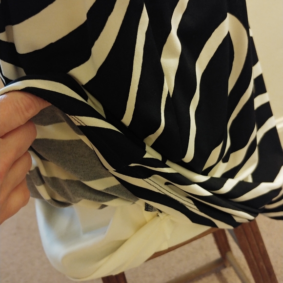 Chicos Dress Black and White Abstract Swirls - Picture 10 of 10